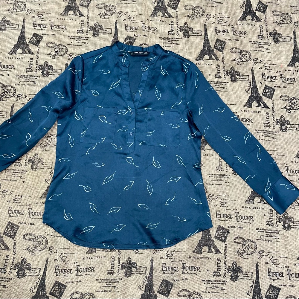 Zara Basic Collection Indigo/White Leaf Print V-N… - image 6